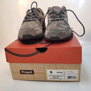 Propet Stability Walker Women's Shoes in Pewter Suede; Size 9(AA) - Like New!